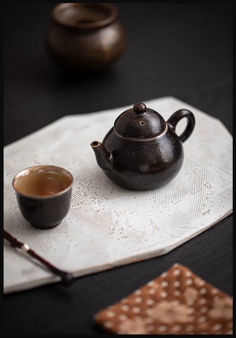 "Wangxuan Shino-style Black Glaze Pear-shaped Teapot"
