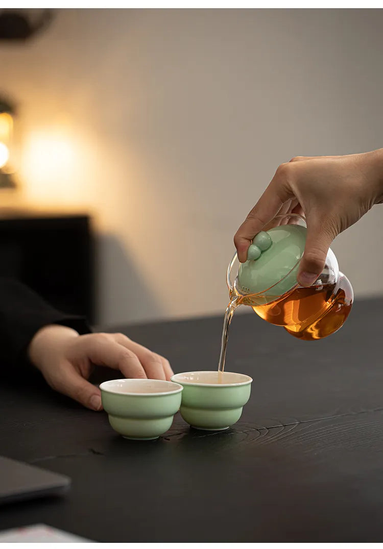 “Verdant Gourd” Portable Kungfu Tea Cup – Elegant Travel Teaware Inspired by Nature