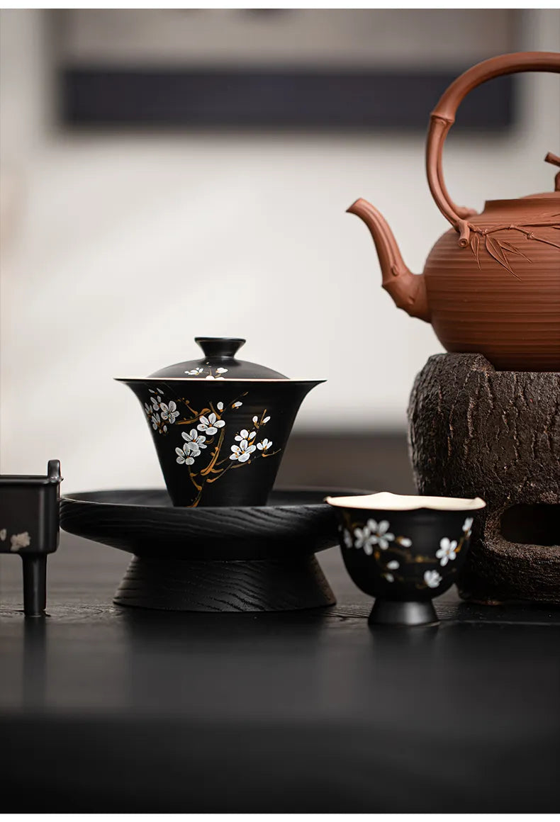 Powder-Glazed Gaiwan with Hand-Painted Plum Blossom Design – Three-Piece Ceramic Tea Bowl for Gongfu Brewing