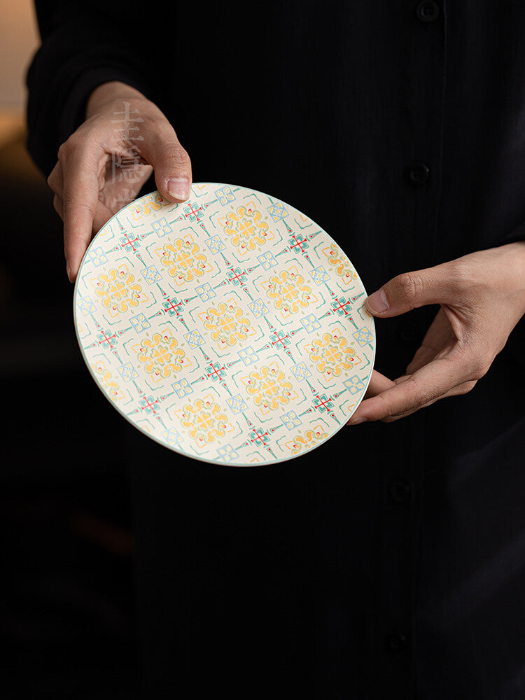 Baoxiang Pattern Cream Yellow Round Pot Bearing