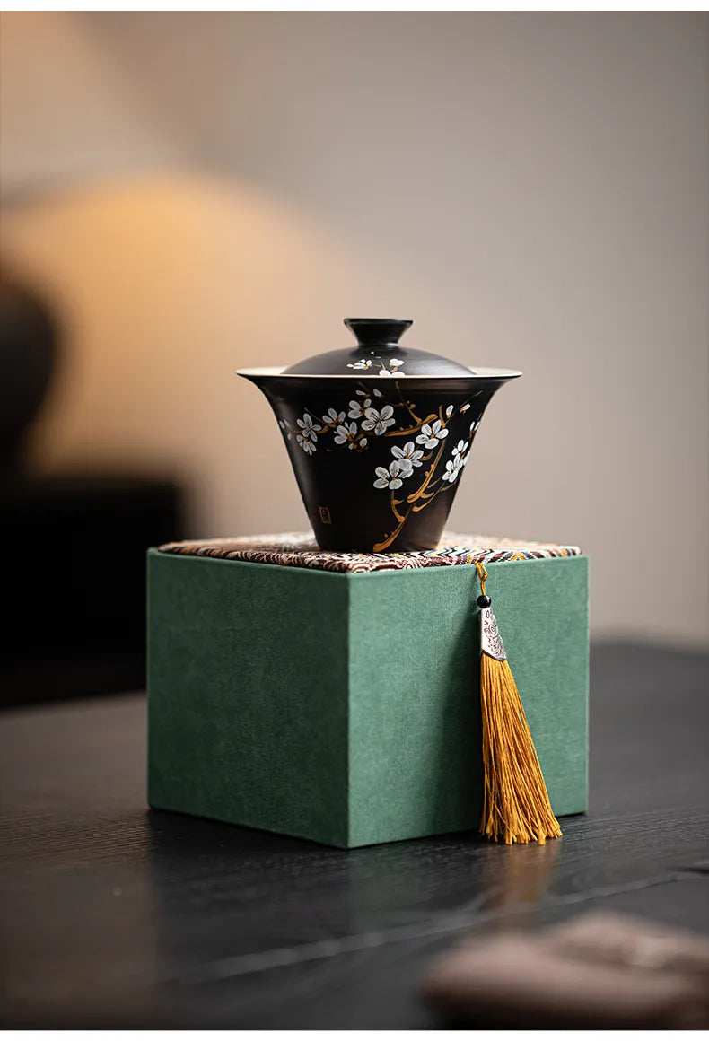 Powder-Glazed Gaiwan with Hand-Painted Plum Blossom Design – Three-Piece Ceramic Tea Bowl for Gongfu Brewing