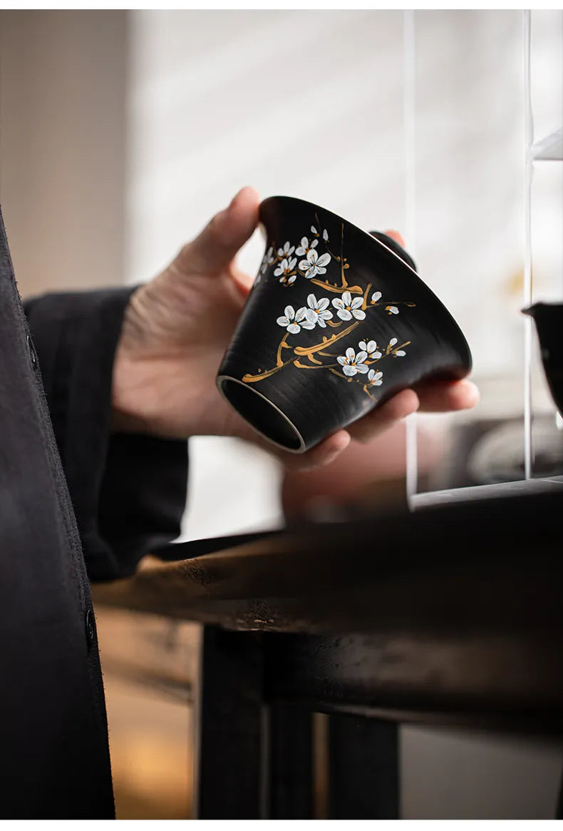 Powder-Glazed Gaiwan with Hand-Painted Plum Blossom Design – Three-Piece Ceramic Tea Bowl for Gongfu Brewing